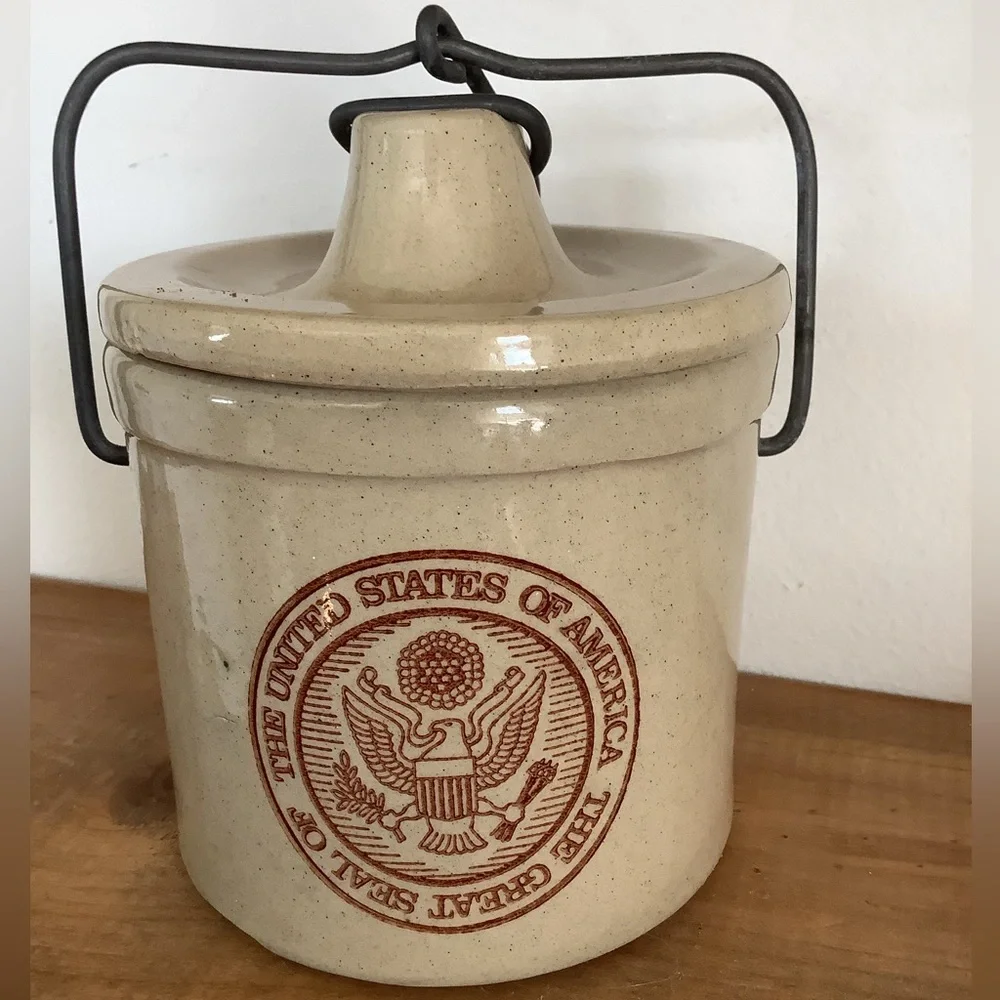 The Great Seal of the United States of America 🇺🇸 Vintage Cheese Crock